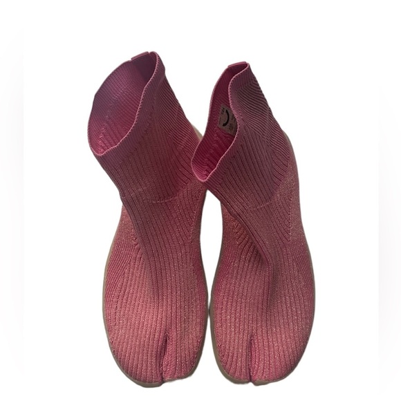 iLYSM Other - iLYSM Tabi Pink Glitter Knit Toe Pull on Sock Sneakers Size M9 W10.5 RARE